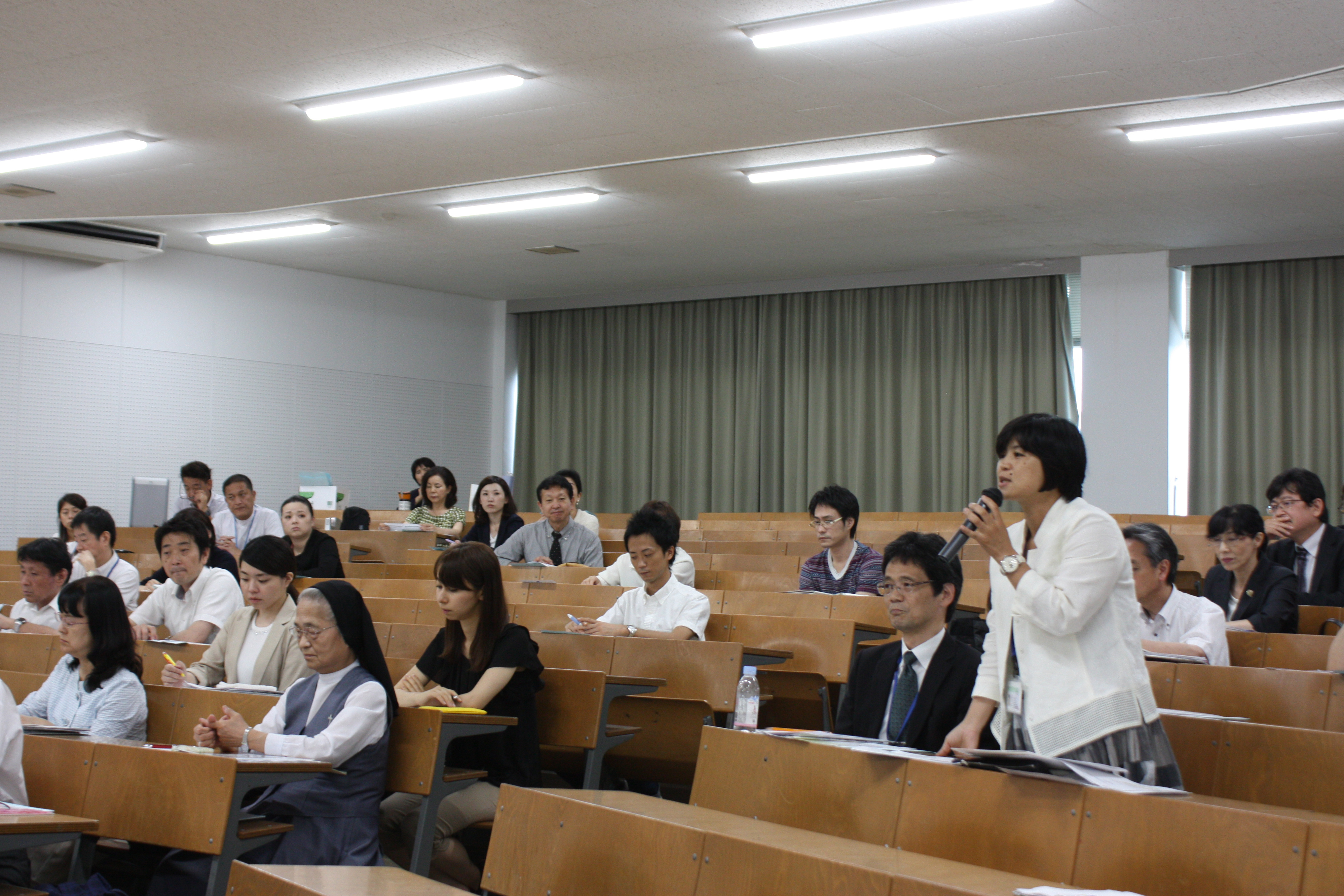 中間成果報告会